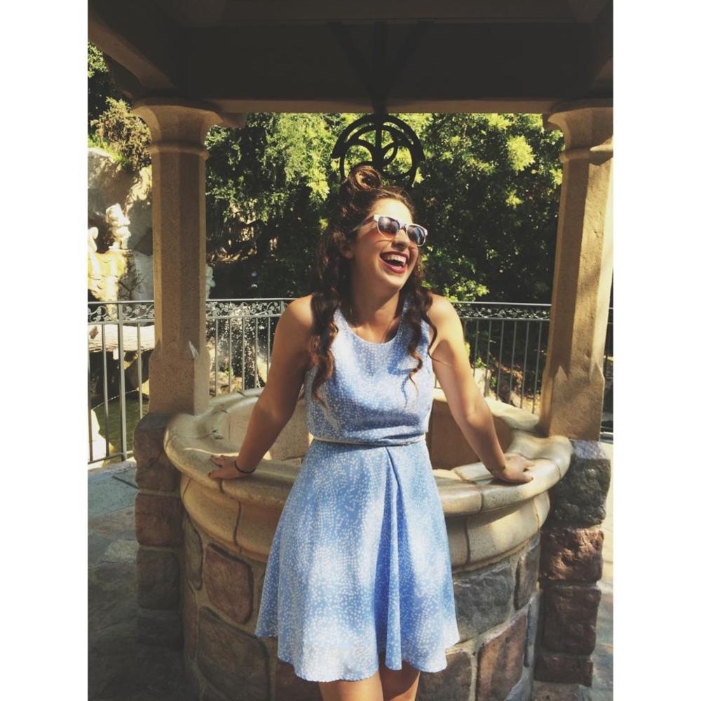 Meet your Posher, Anaya